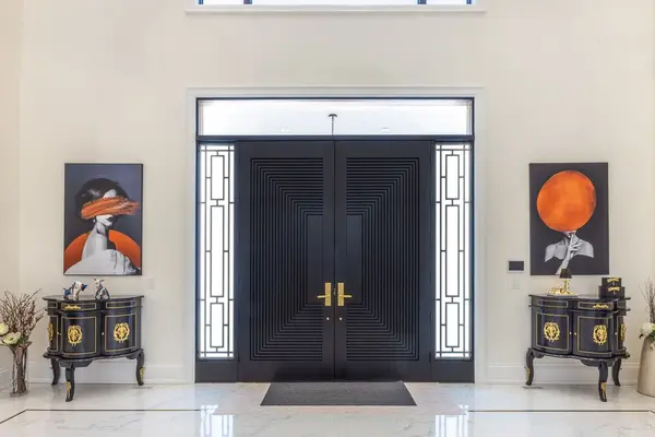 26 Valloncliffe RD, Markham, ON L3T 2W8