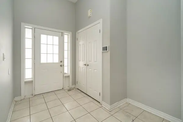 Brampton, ON L6X 3B6,10 Dillon DR