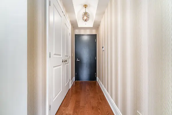 3500 Lakeshore RD W #711, Oakville, ON L6L 0B4