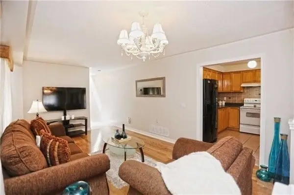 Brampton, ON L6P 1L8,26 Slessor LN #Upper