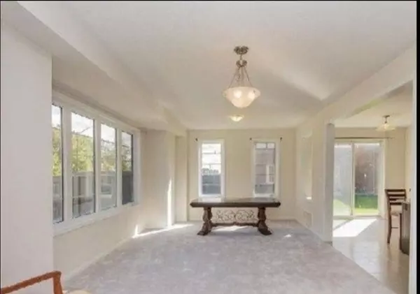 Brampton, ON L7A 0T5,74 Veterans DR