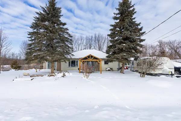 469 Absalom RD, Loyalist, ON K0H 1G0