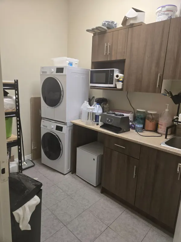 Guelph, ON N1E 0L2,320 East View RD #A4