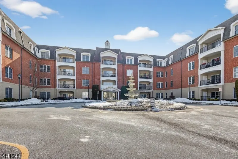 315 Regency Pl, Woodbridge Twp., NJ 07095