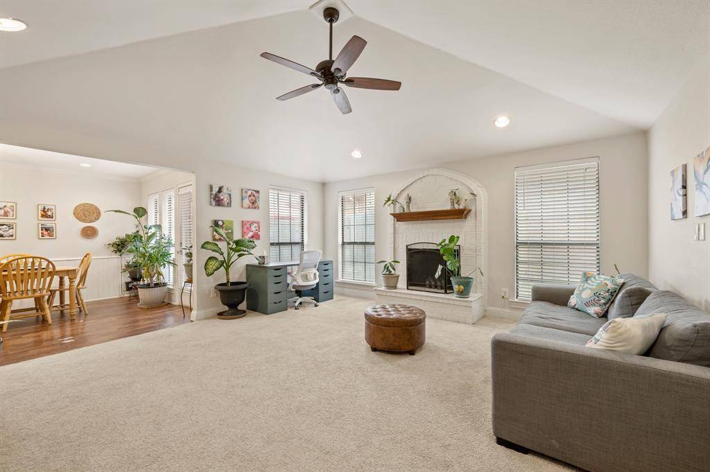 2611 Cummings Drive, Bedford, TX 76021