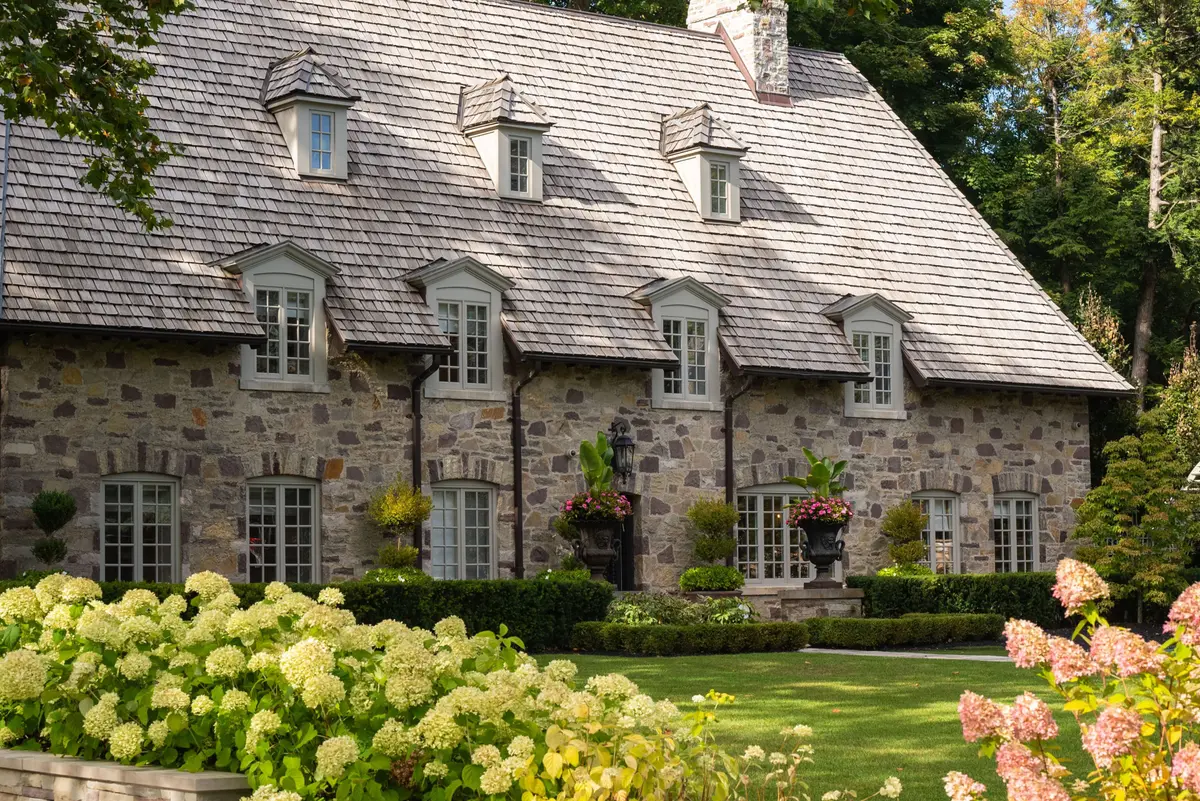 108 Sandringham DR, Toronto C07, ON M3H 1C9