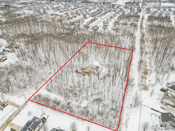 52485 10 Mile RD, Lyon Charter Township, MI 48178