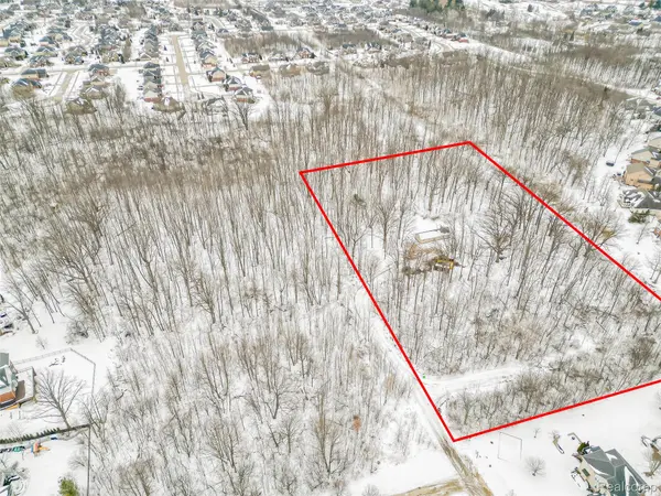 52485 10 Mile RD, Lyon Charter Township, MI 48178