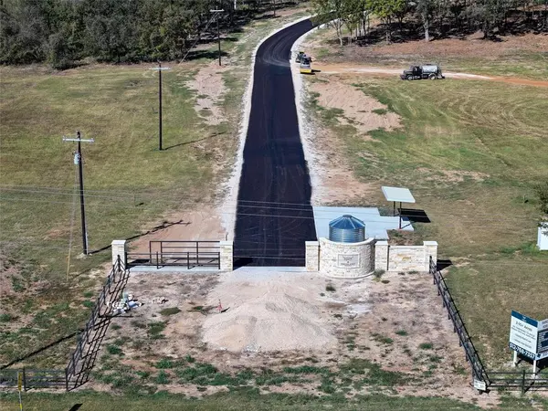 165 Highland Drive, Cameron, TX 76520