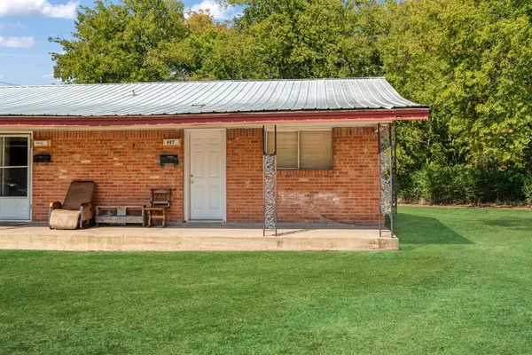 401 S Donoho Street, Clarksville, TX 75426