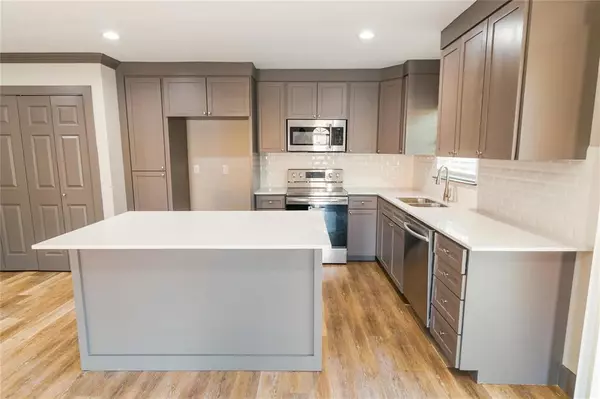 Grand Prairie, TX 75052,309 S Holiday Drive