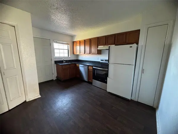 632 S Rogers Road, Irving, TX 75060