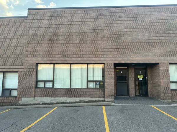 1228 Gorham ST #4, Newmarket, ON L3Y 8Z1