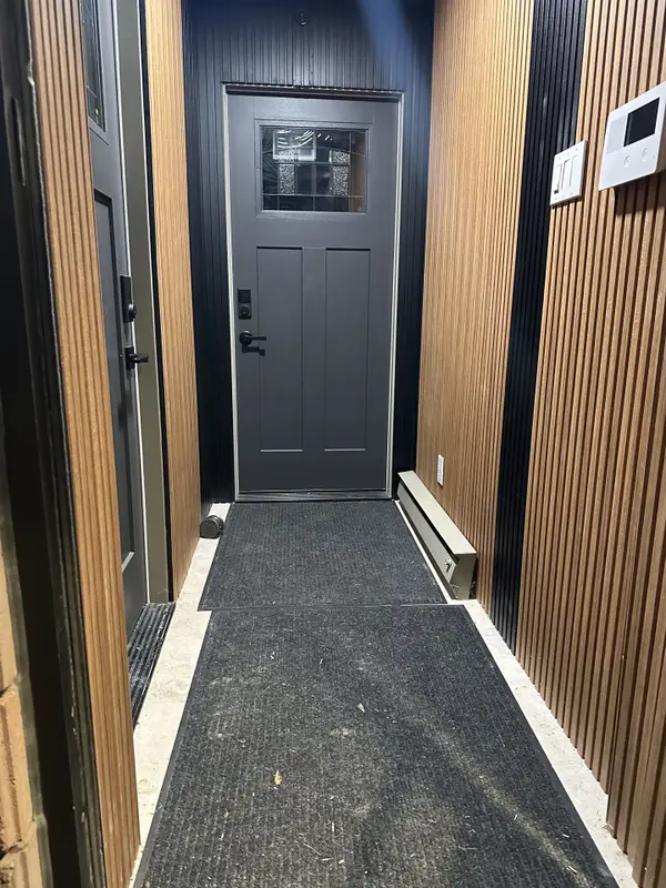 1228 Gorham ST #4, Newmarket, ON L3Y 8Z1