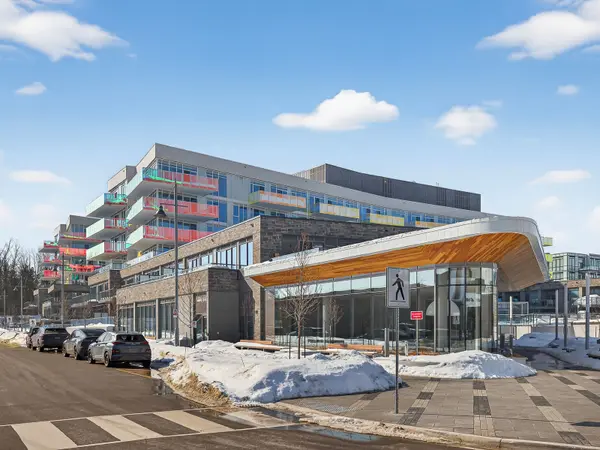 Innisfil, ON L9S 0J7,333 Sunseeker AVE #518