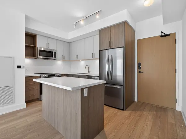 Innisfil, ON L9S 0J7,333 Sunseeker AVE #518