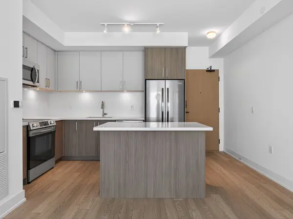 Innisfil, ON L9S 0J7,333 Sunseeker AVE #518