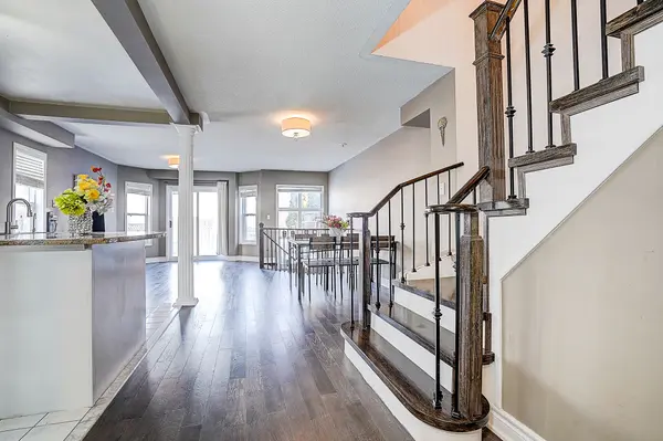 68 Woodroof CRES, Aurora, ON L4G 7H4