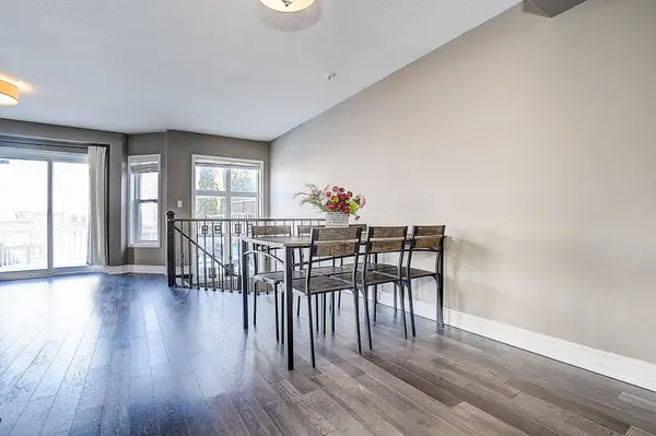 68 Woodroof CRES, Aurora, ON L4G 7H4