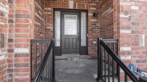 Brampton, ON L6X 0Y5,107 Frenchpark CIR