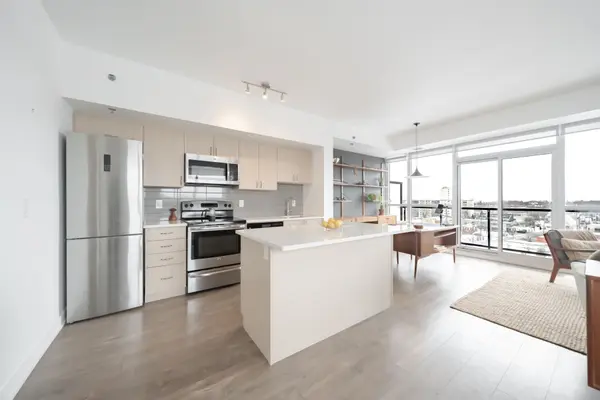 11 Superior AVE #811, Toronto W06, ON M8V 0A7