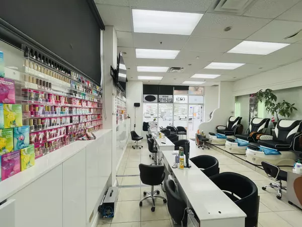 Brampton, ON L6Y 0C7,7920 Hurontario ST #32