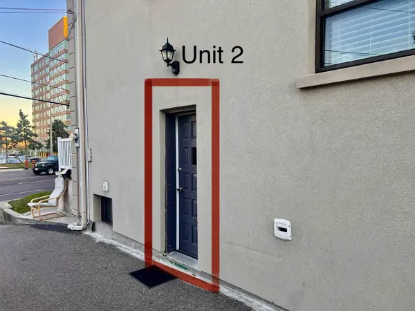 952 Scarlett RD #2, Toronto W09, ON M9P 2V6