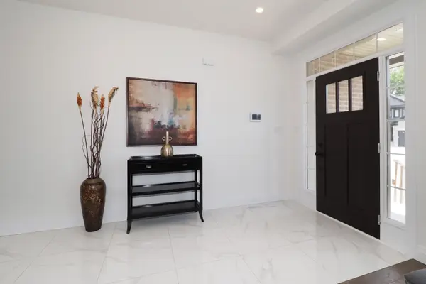 217 JEFFREY PL, Kitchener, ON N2C 2T7