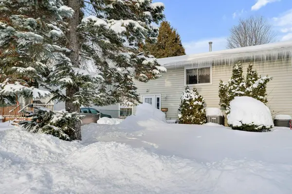 Gananoque, ON K7G 1X8,461 Henrietta ST