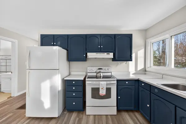 195 VICTORIA AVE, Gananoque, ON K7G 2S2