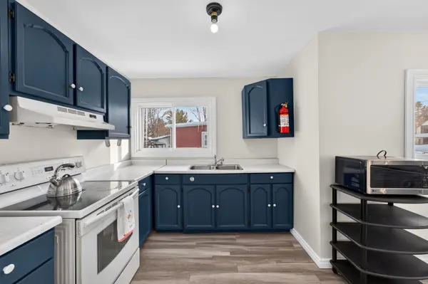 195 VICTORIA AVE, Gananoque, ON K7G 2S2