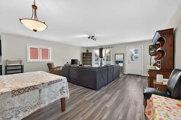 Gananoque, ON K7G 2S2,195 VICTORIA AVE