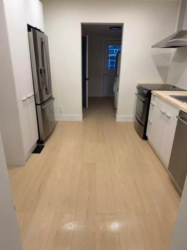 Hamilton, ON L8E 5J7,190 Fruitland RD