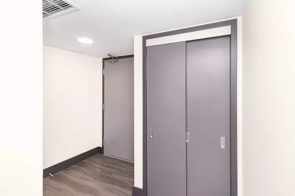 Hamilton, ON L8N 1A9,121 King ST E #501