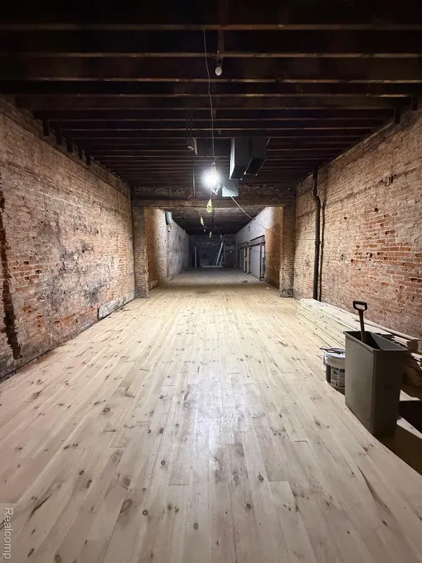 83 N Saginaw ST, Pontiac, MI 48342