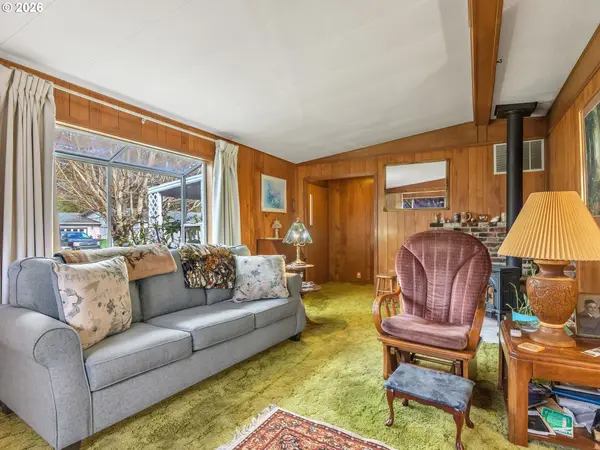 1880 1ST AVE, Hammond, OR 97121