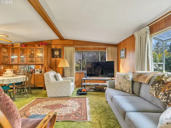 1880 1ST AVE, Hammond, OR 97121