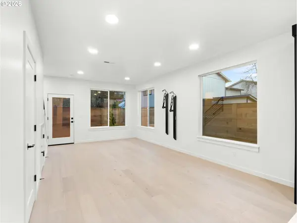 Portland, OR 97219,11067 SW 61st AVE #5