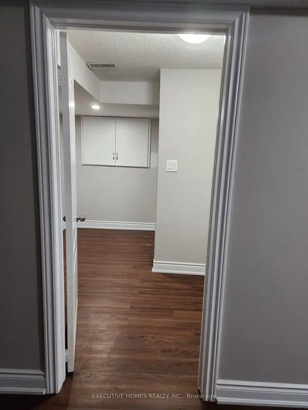 Brampton, ON L6X 4R8,114 Porchlight RD #Bsmnt