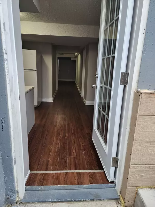 Brampton, ON L6X 4R8,114 Porchlight RD #Bsmnt