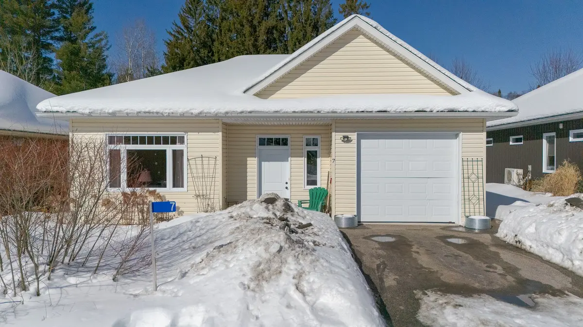 7 Autumn LN S #4, Huntsville, ON P1H 0C7