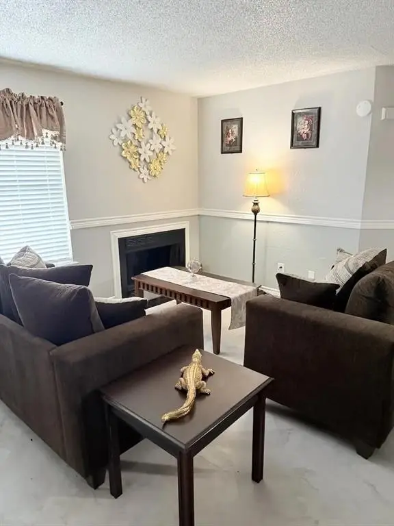 1001 Pecan Crossing Drive, Desoto, TX 75115