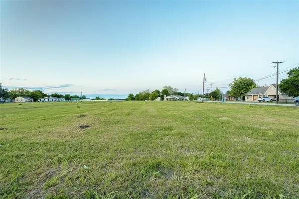 106 E Hubbard Road, Josephine, TX 75173