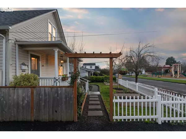 Newberg, OR 97132,310 N SCHOOL ST