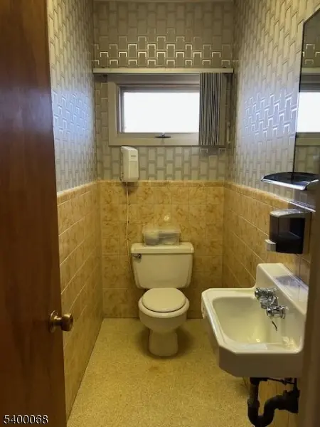 512 E Broad St,1st Fl rear, Westfield Town, NJ 07090