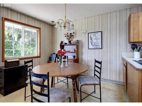 1703 ALLEN ST, Kelso, WA 98626