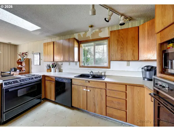 1703 ALLEN ST, Kelso, WA 98626