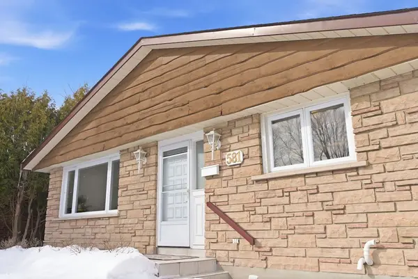 581 Arnhem DR, Oshawa, ON L1G 2J7