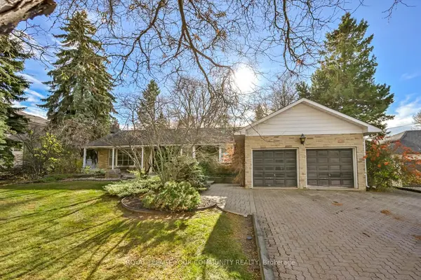 23 Denham DR, Richmond Hill, ON L4C 6H6