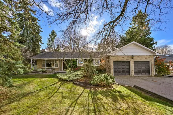 23 Denham DR, Richmond Hill, ON L4C 6H6